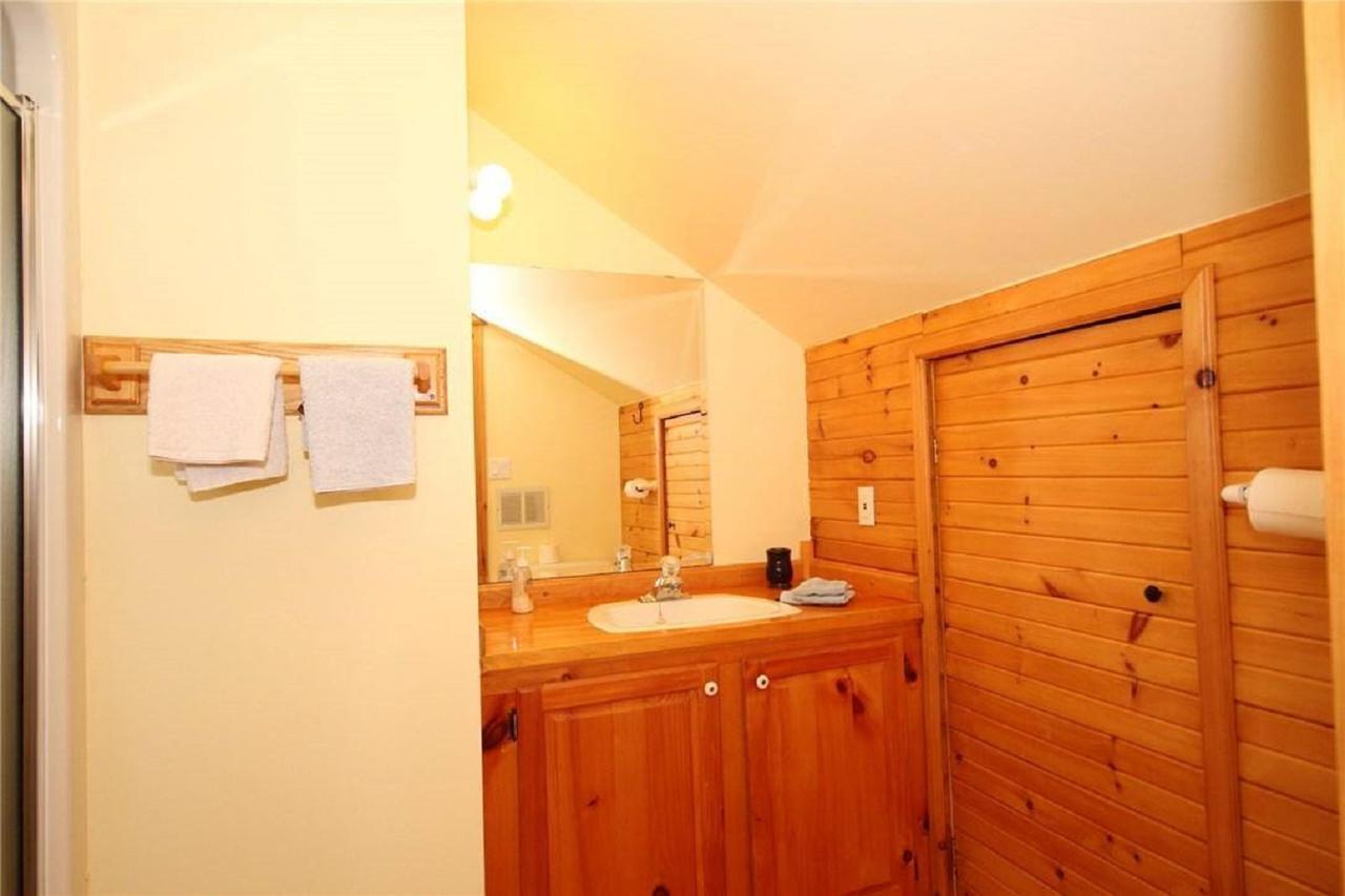 Rock Hill Bed & Breakfast Sharbot Lake Екстер'єр фото
